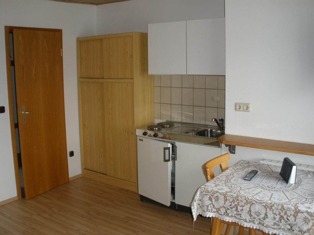 Alpengasthof Zur Loisach Otel Grossweil Oda fotoğraf