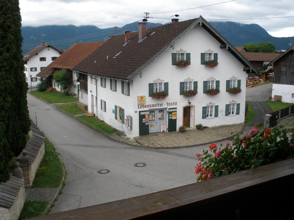 Alpengasthof Zur Loisach Otel Grossweil Oda fotoğraf