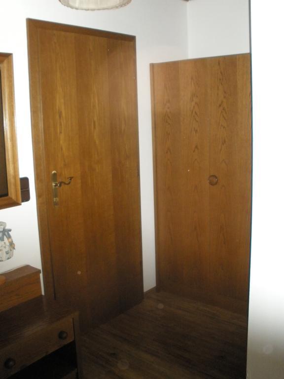 Alpengasthof Zur Loisach Otel Grossweil Oda fotoğraf